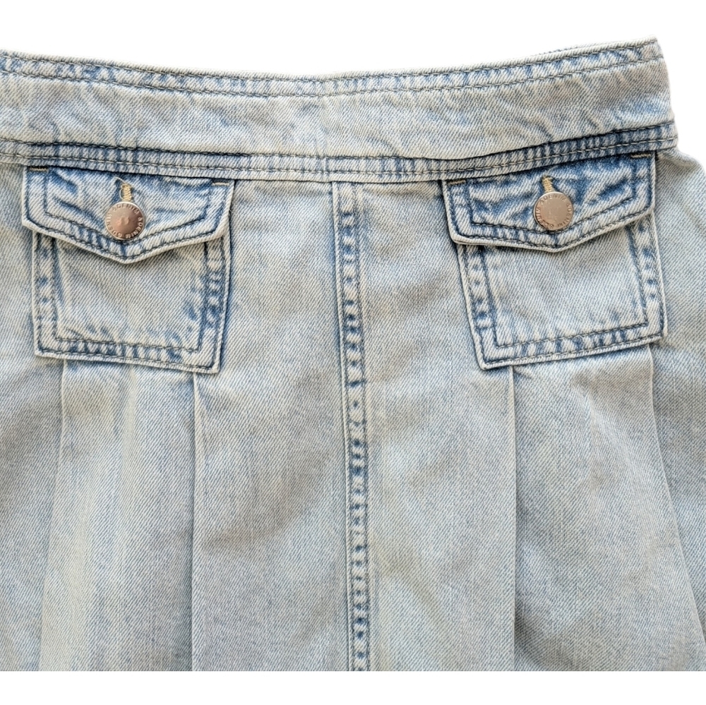 NWOT H&M Girls Light Wash Denim Pleated Mini Skirt Light Blue Size 6-7 - Picture 3 of 6